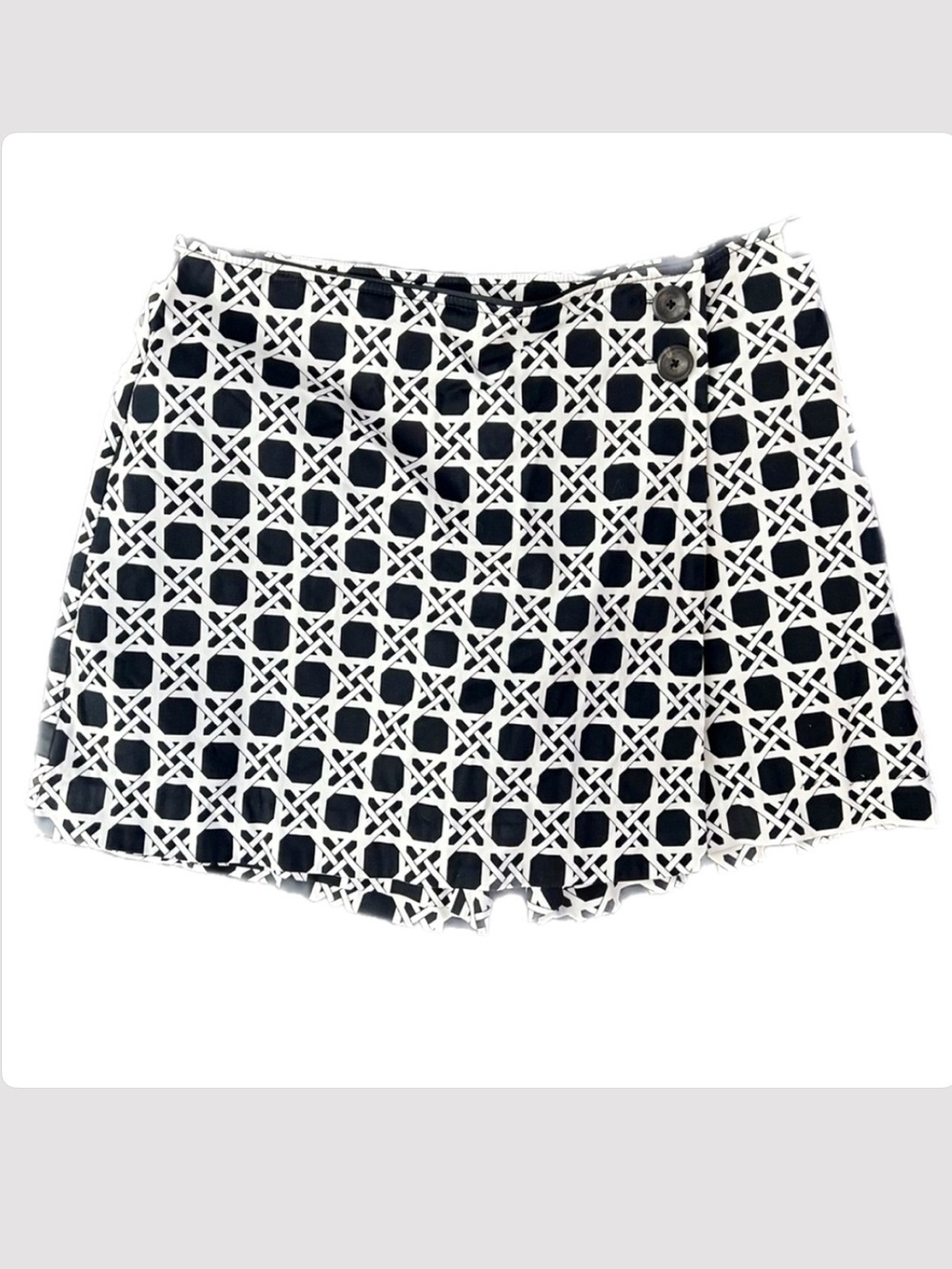 White House Black Market Black & White Geometric Skort. Like New. Sz 2